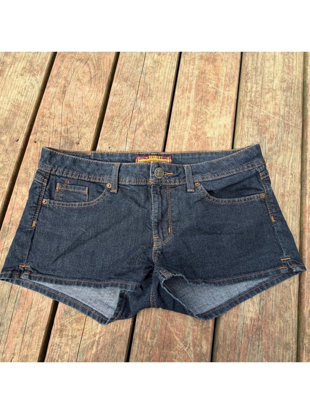 2BWU Womens Dark Wash Denim Shorts Size 13 Stretchy High-Rise Casual Summer Wear